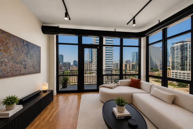 770 W Gladys Avenue 804, Chicago, IL 60661