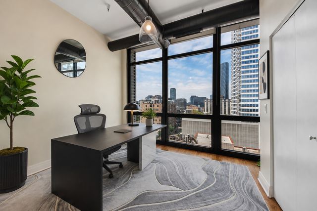 770 W Gladys Avenue 804, Chicago, IL 60661