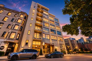 770 W Gladys Avenue 804, Chicago, IL 60661