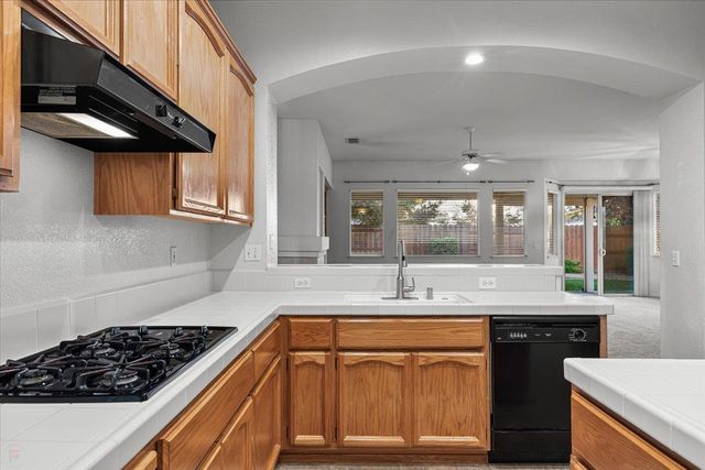 973 Blackwell Way, Galt, CA 95632