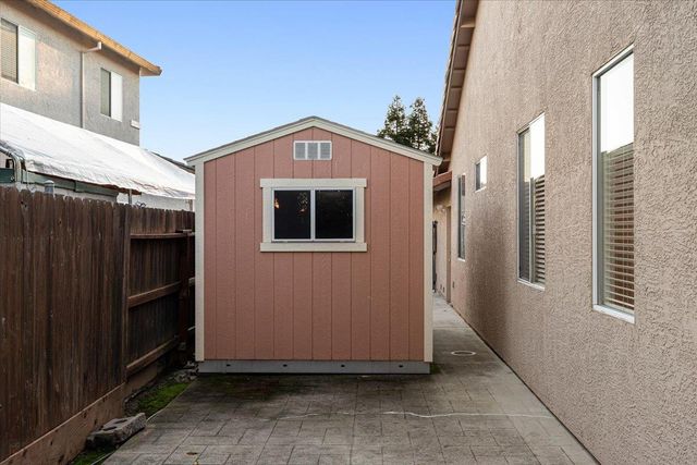 973 Blackwell Way, Galt, CA 95632