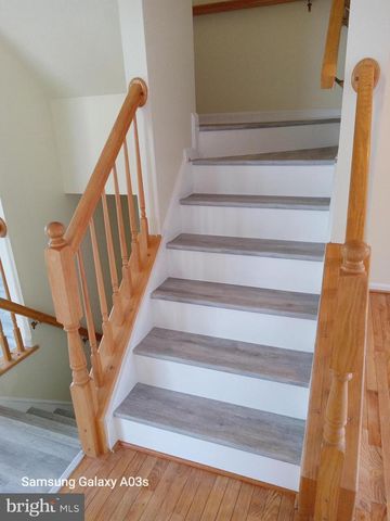 20757 HOLLOW FALLS TER, Sterling, VA 20165