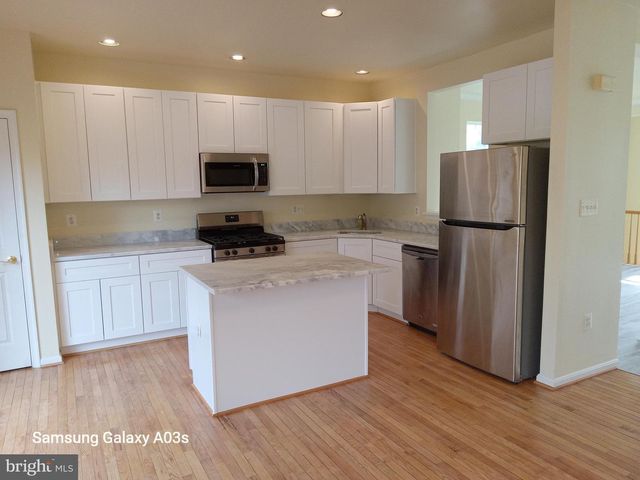 20757 HOLLOW FALLS TER, Sterling, VA 20165