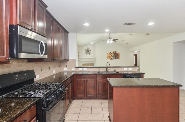 18302 Mable Pond Ln, Richmond, TX 77407