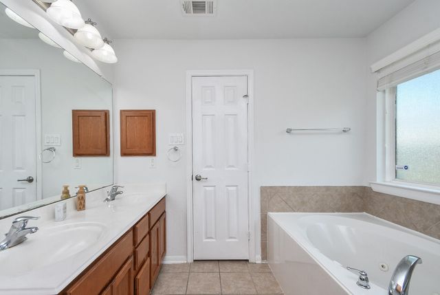 18302 Mable Pond Ln, Richmond, TX 77407