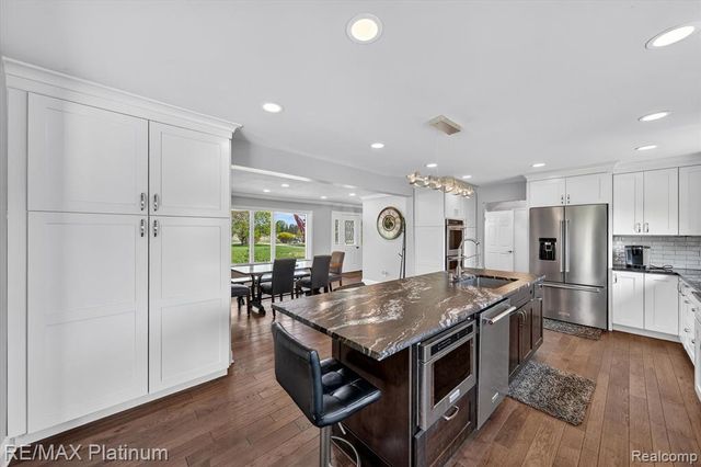 7687 Parshallville Road, Fenton, MI 48430