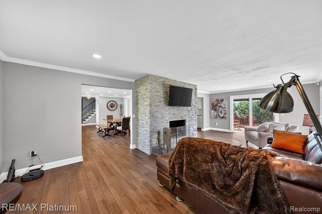7687 Parshallville Road, Fenton, MI 48430