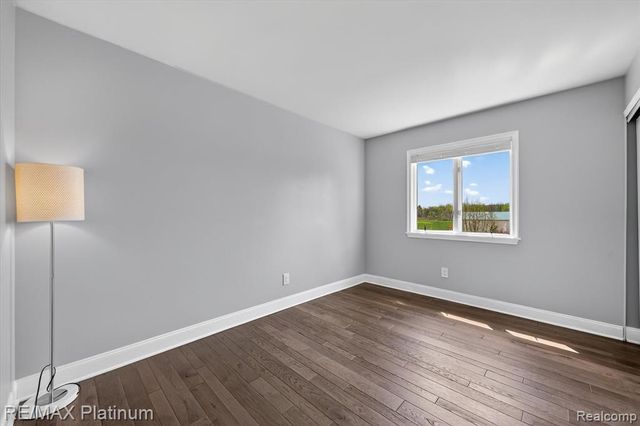 7687 Parshallville Road, Fenton, MI 48430