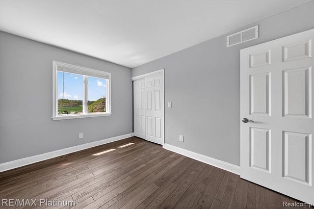 7687 Parshallville Road, Fenton, MI 48430