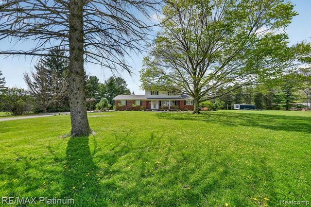 7687 Parshallville Road, Fenton, MI 48430