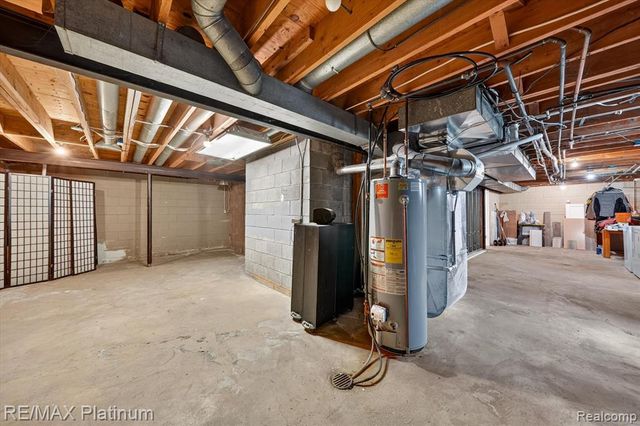 7687 Parshallville Road, Fenton, MI 48430
