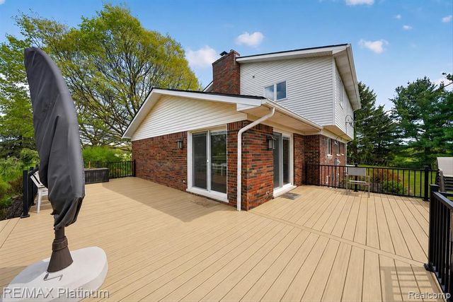 7687 Parshallville Road, Fenton, MI 48430
