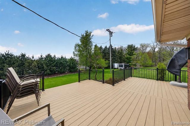 7687 Parshallville Road, Fenton, MI 48430