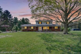 7687 Parshallville Road, Fenton, MI 48430