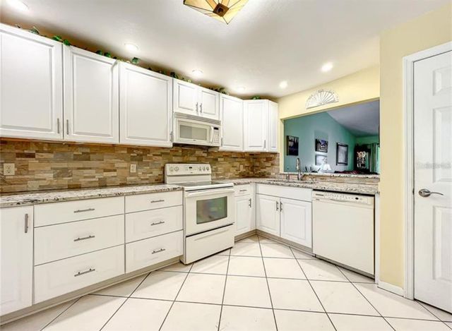 1 ESCONDIDO CIRCLE 170, Altamonte Springs, FL 32701