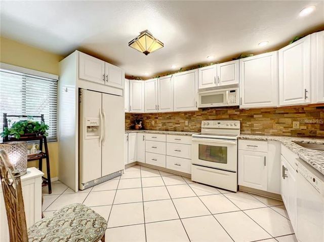 1 ESCONDIDO CIRCLE 170, Altamonte Springs, FL 32701