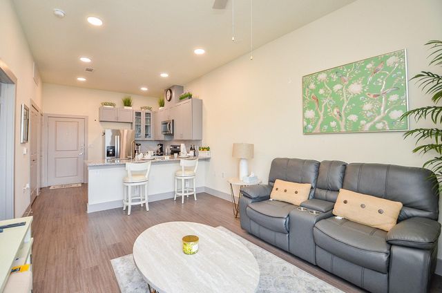 6955 Turtlewood Drive 607, Houston, TX 77072