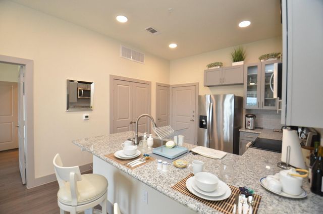 6955 Turtlewood Drive 607, Houston, TX 77072