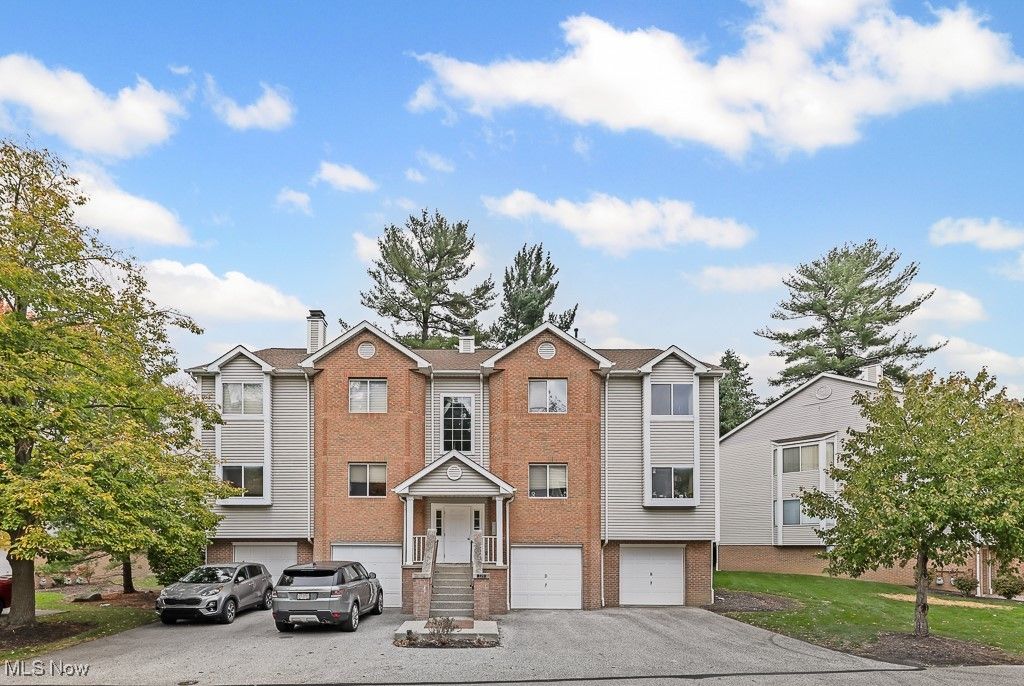 339 Village Pointe Drive 4, Akron, OH 44313