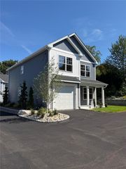 3 Teresa Ann Crossing 3, West Warwick, RI 02893