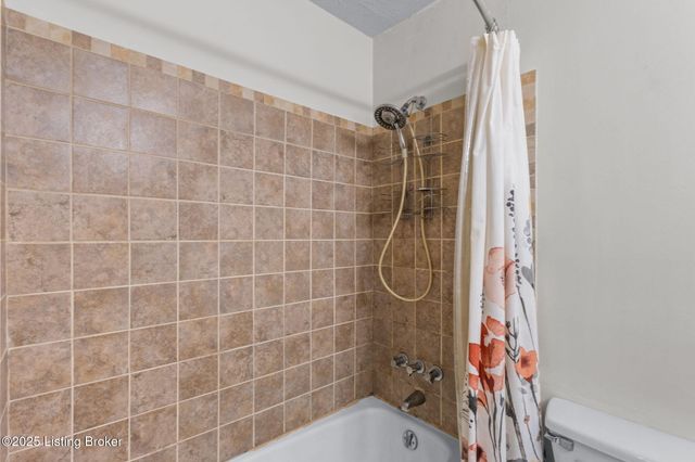 1935 Gardiner Ln G97, Louisville, KY 40205