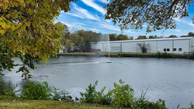 1935 Gardiner Ln G97, Louisville, KY 40205