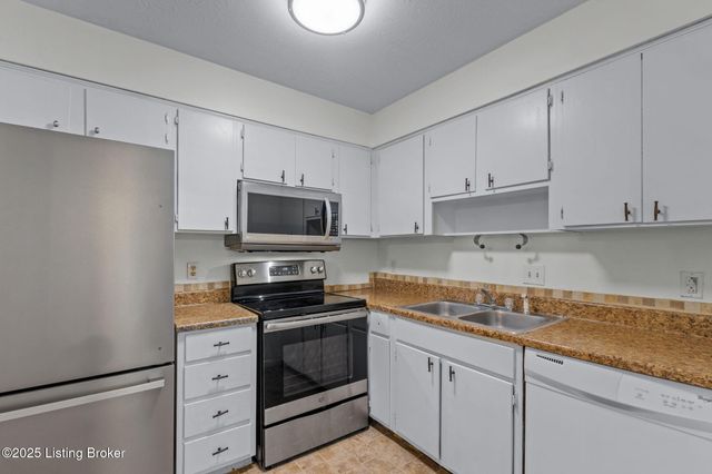 1935 Gardiner Ln G97, Louisville, KY 40205