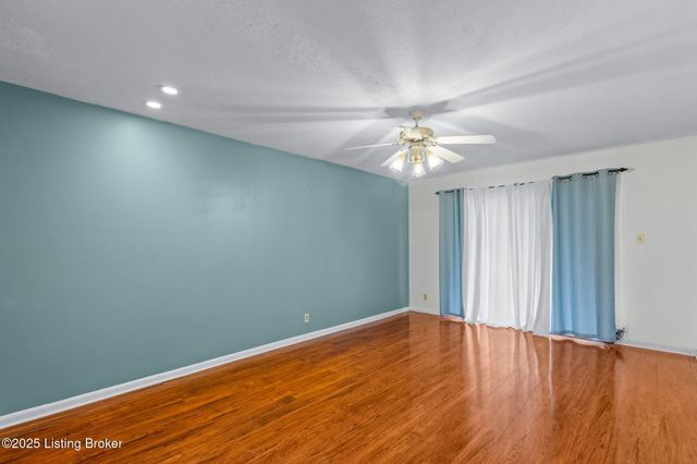 1935 Gardiner Ln G97, Louisville, KY 40205