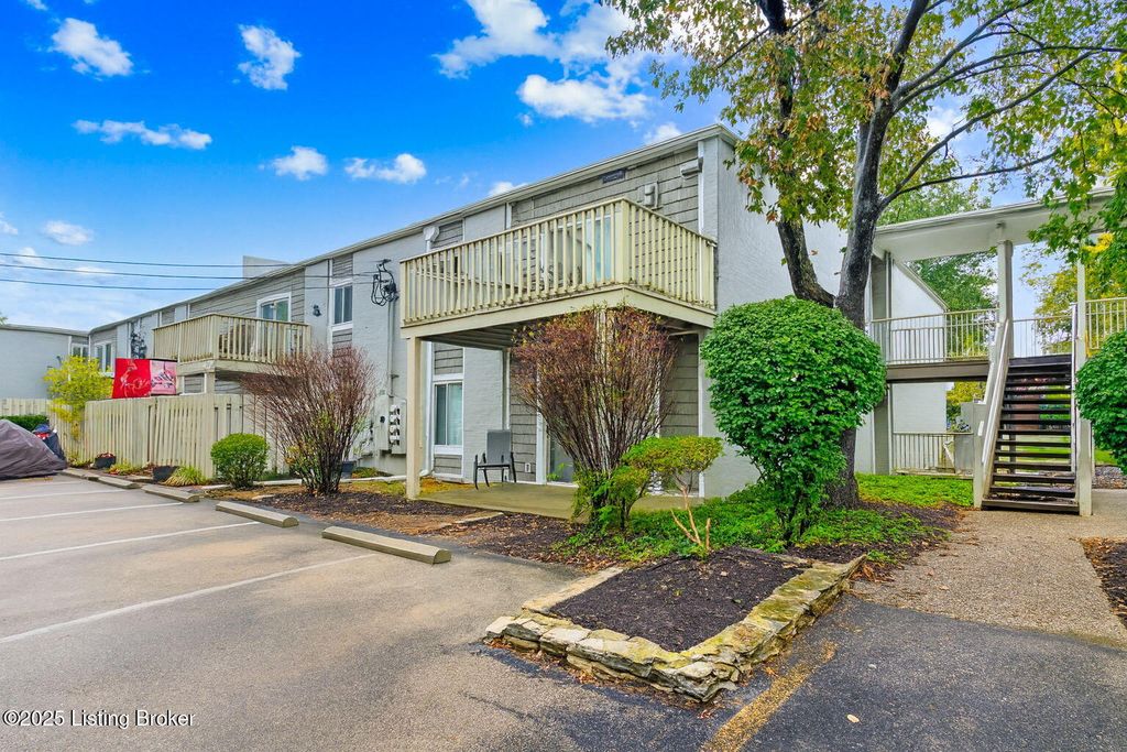 1935 Gardiner Ln G97, Louisville, KY 40205