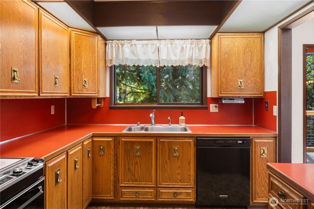 91 Drew Lane, Port Ludlow, WA 98365
