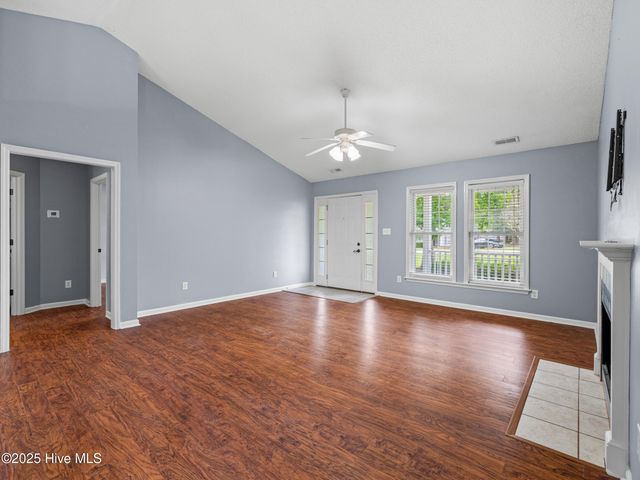 111 Live Oak Drive, Jacksonville, NC 28546