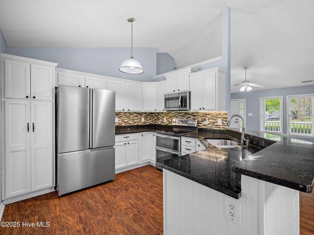 111 Live Oak Drive, Jacksonville, NC 28546