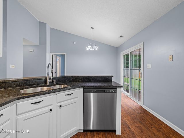 111 Live Oak Drive, Jacksonville, NC 28546