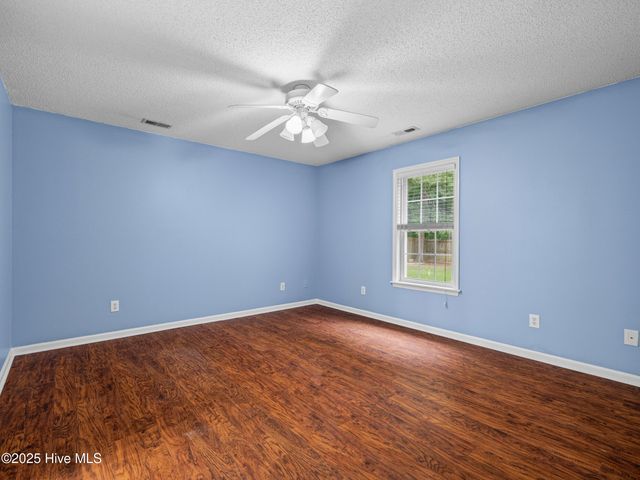 111 Live Oak Drive, Jacksonville, NC 28546