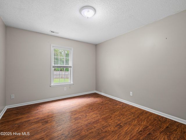 111 Live Oak Drive, Jacksonville, NC 28546
