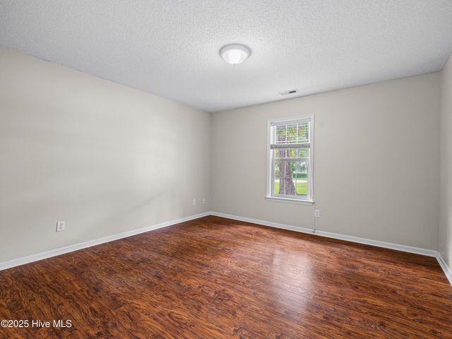 111 Live Oak Drive, Jacksonville, NC 28546