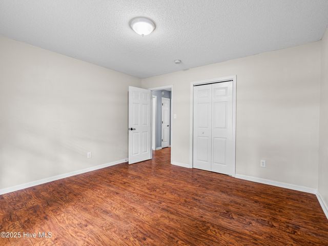 111 Live Oak Drive, Jacksonville, NC 28546