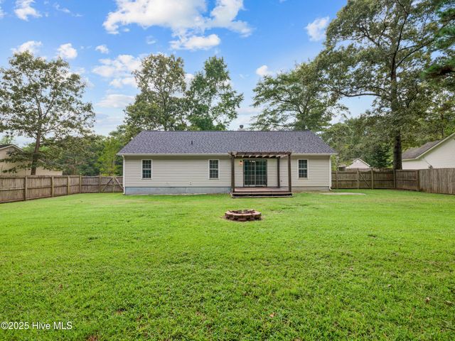 111 Live Oak Drive, Jacksonville, NC 28546