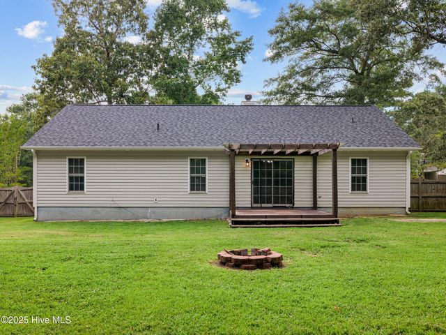 111 Live Oak Drive, Jacksonville, NC 28546