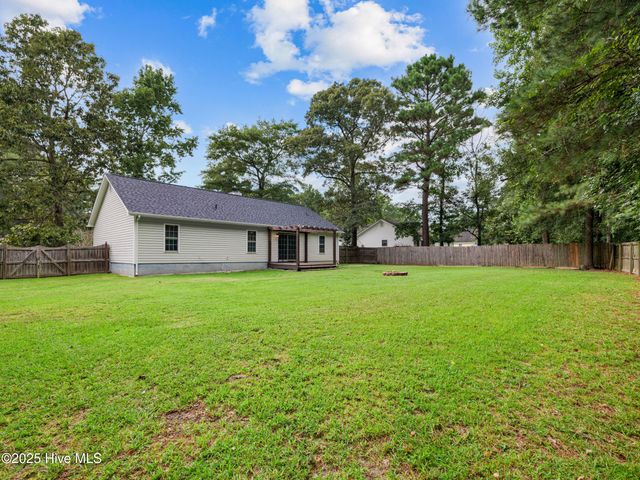 111 Live Oak Drive, Jacksonville, NC 28546
