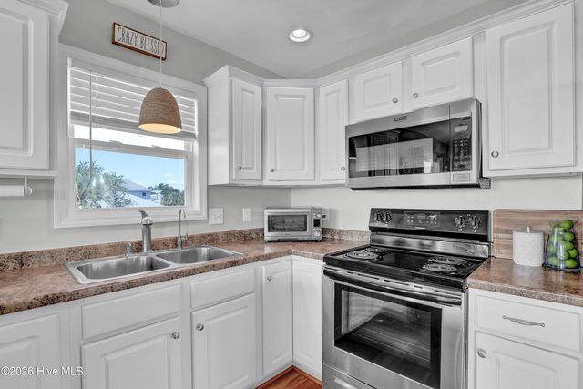480 Chadwick Acres Road, Sneads Ferry, NC 28460
