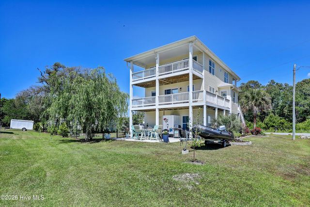 480 Chadwick Acres Road, Sneads Ferry, NC 28460