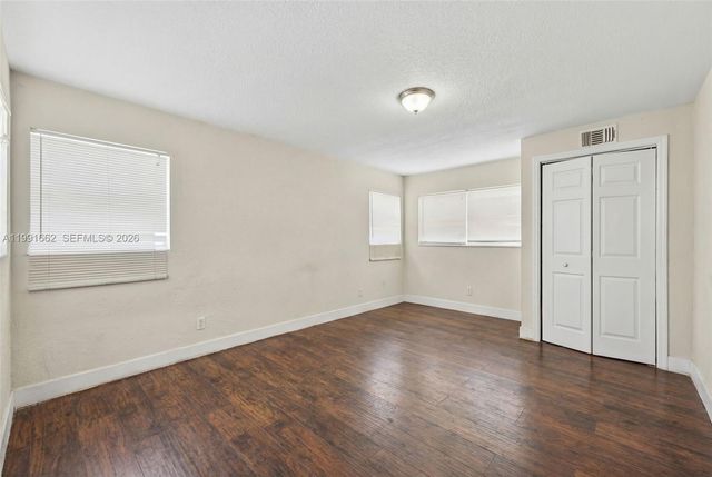 4200 NE 4th Ave, Deerfield Beach, FL 33064