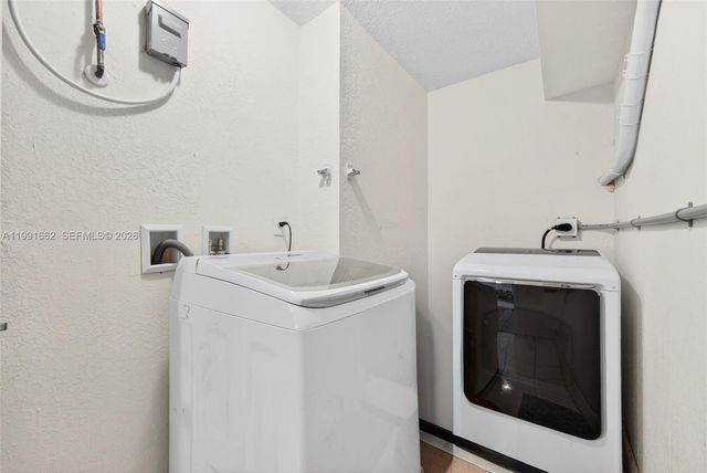 4200 NE 4th Ave, Deerfield Beach, FL 33064