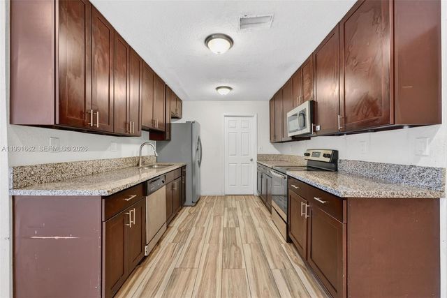 4200 NE 4th Ave, Deerfield Beach, FL 33064