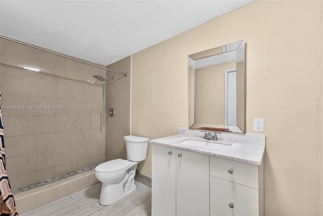 4200 NE 4th Ave, Deerfield Beach, FL 33064