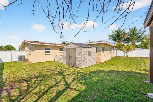 4200 NE 4th Ave, Deerfield Beach, FL 33064