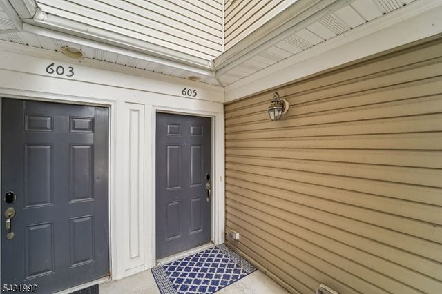 605 Lopez Ln, Morris Plains Boro, NJ 07950