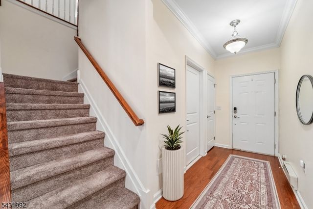 605 Lopez Ln, Morris Plains Boro, NJ 07950