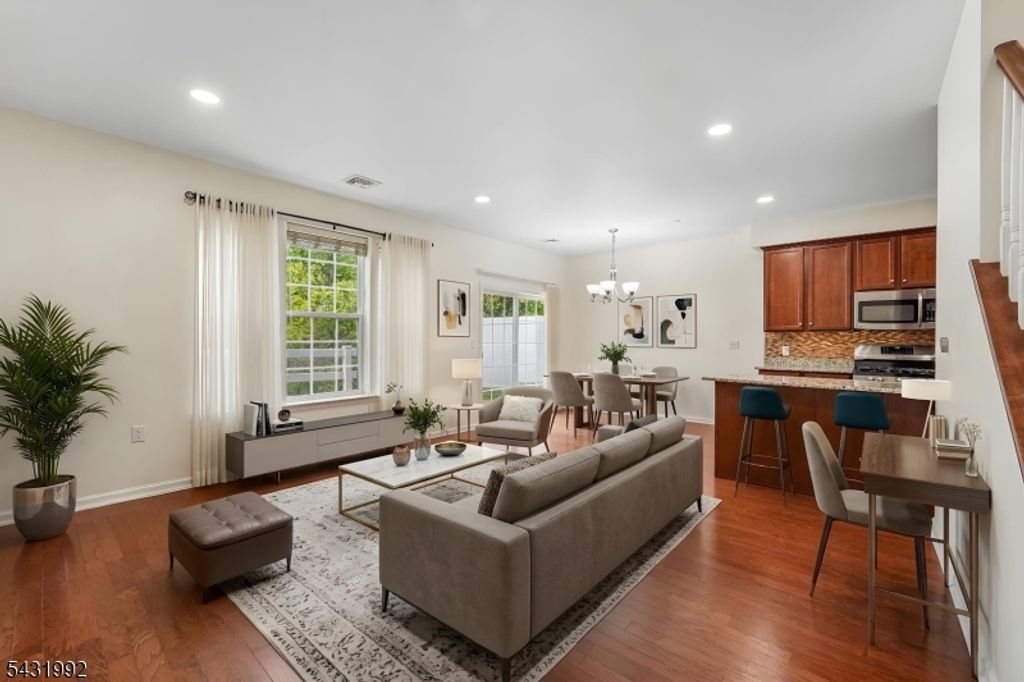 605 Lopez Ln, Morris Plains Boro, NJ 07950